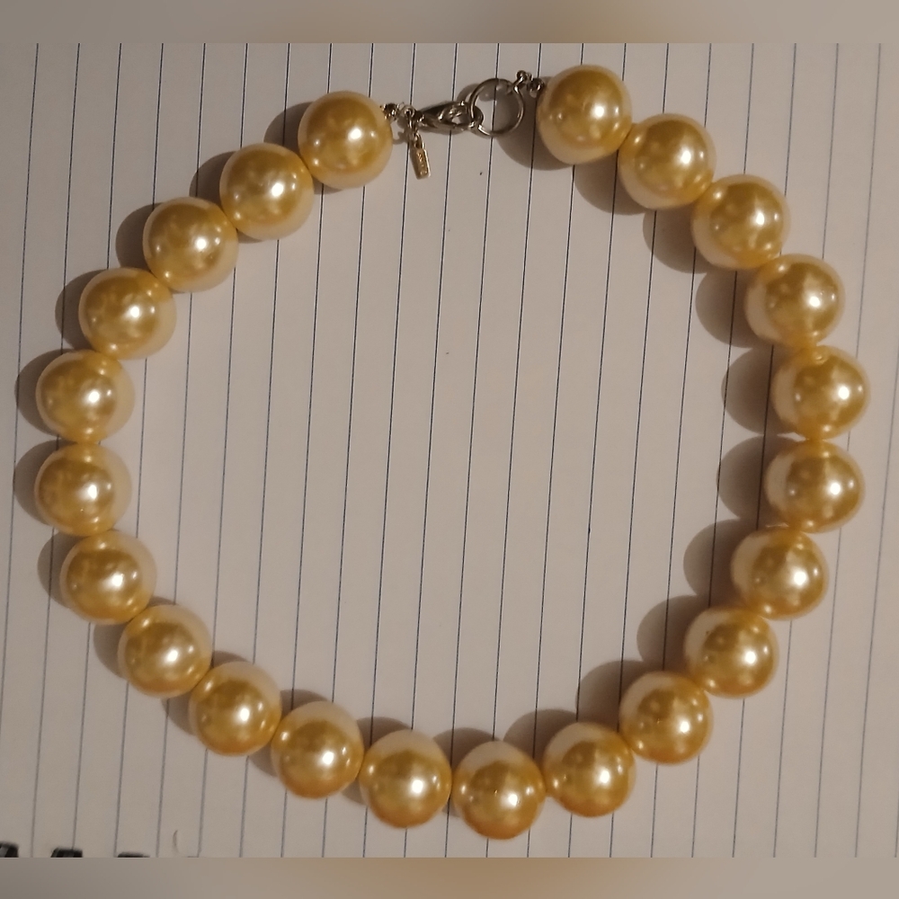 Vintage Pearls & Earrings - Picture 5 of 6